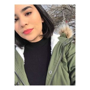 Meet your Posher, Lorena